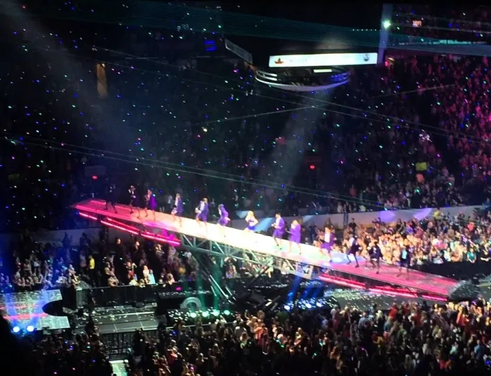 Taylor Swift protegge voce e immagine: la battaglia contro i deepfake AI