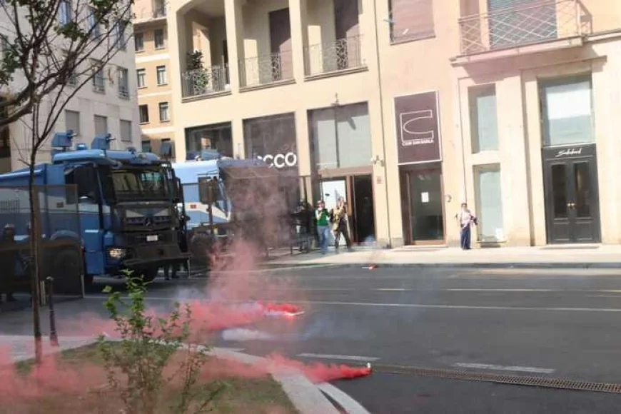 A Milano tensioni tra antagonisti e forze dell'ordine