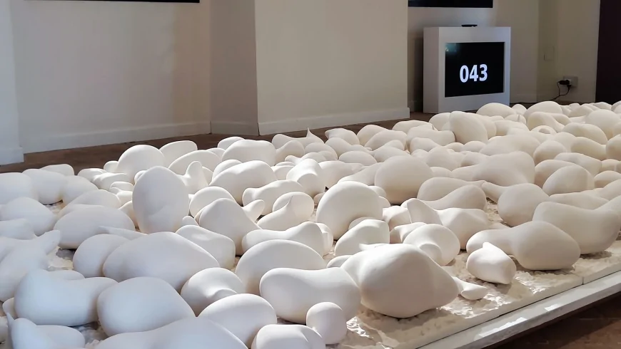 MIC Faenza, prorogata al 10 maggio la mostra “World of Plenty” di Itamar Gilboa