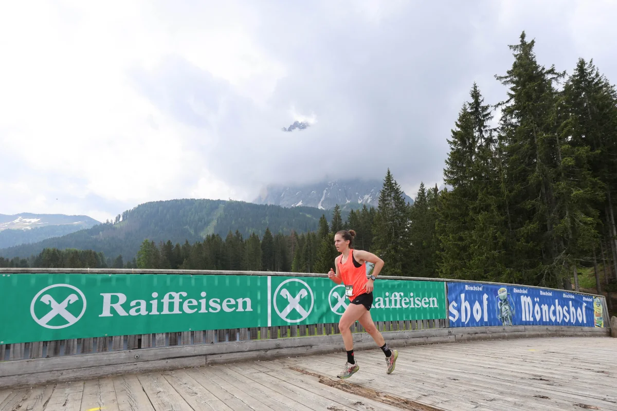 TRAIL RUNNING TRA LE DOLOMITI. ALL’8.a SASLONG HM 32 NAZIONI!