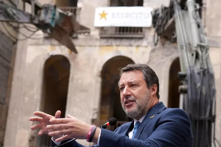 Salvini, '1.300 cantieri sulla rete ferroviaria, invito alla pazienza'
