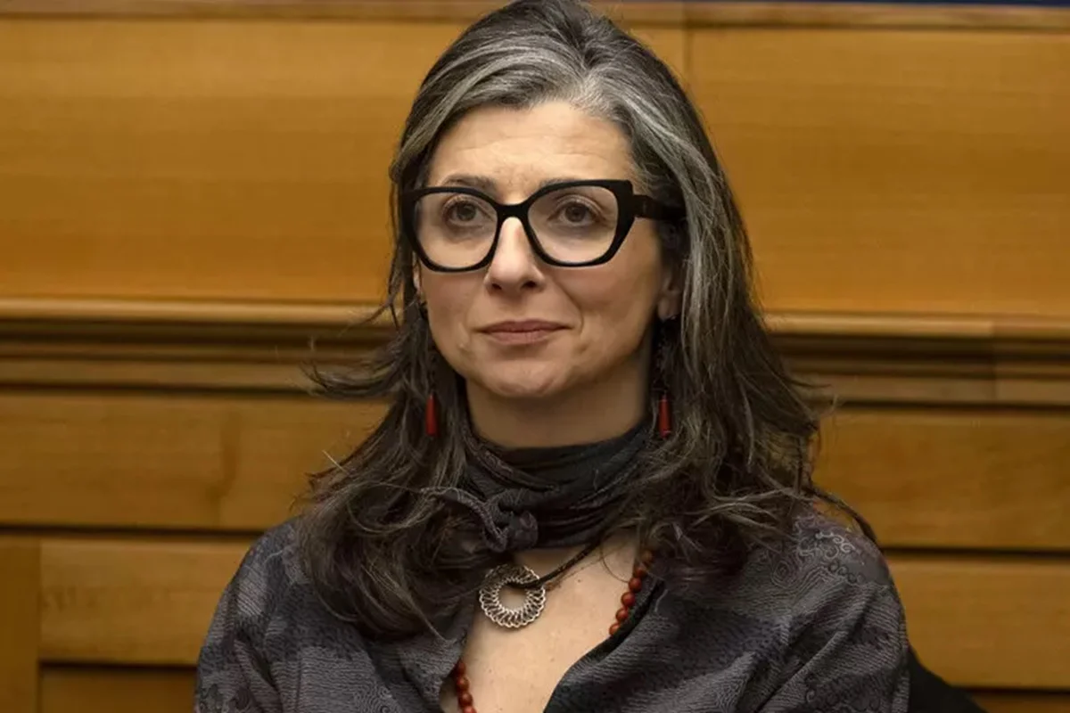 Francesca Albanese, un tribunale Usa sospende le sanzioni di Trump: “Tutelare la libertà di parola”