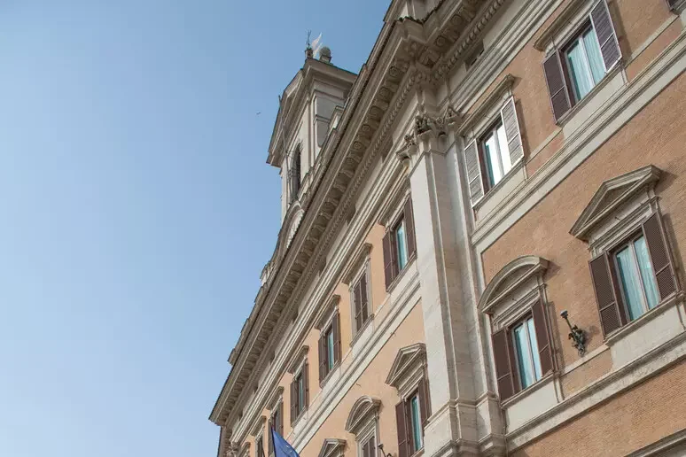 Via libera della Camera al primo decreto carburanti, è legge