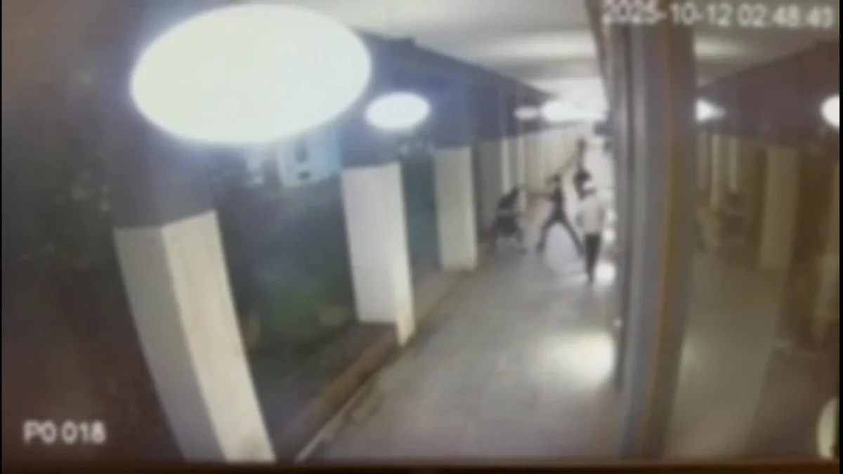 Aggredito e accoltellato dal branco per 50 euro, ha perso l’uso delle gambe: “Ho compassione per loro, la mia vita strappata a metà”