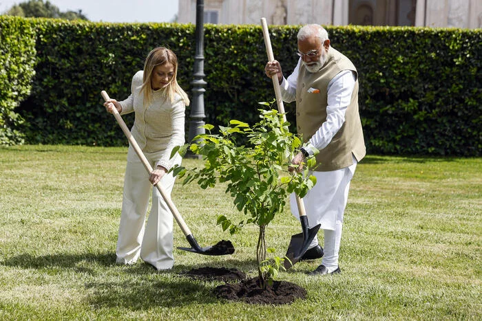 Selfie e intese, Meloni e Modi rafforzano il legame tra Italia e India