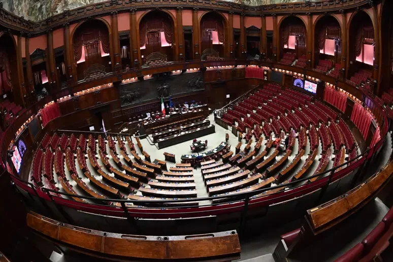 Fi ritira emendamento al Piano casa, 'non era condono ma sanatoria per Campania'