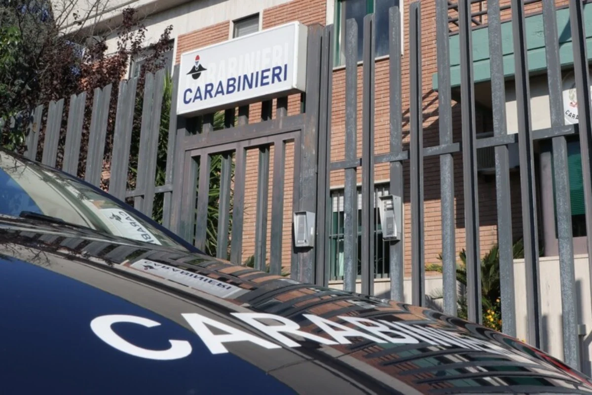 Corriere finge di essere stato vittima di una rapina con accoltellamento per tenere l’incasso. Denunciato