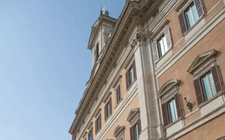 Via libera della Camera al primo decreto carburanti, è legge
