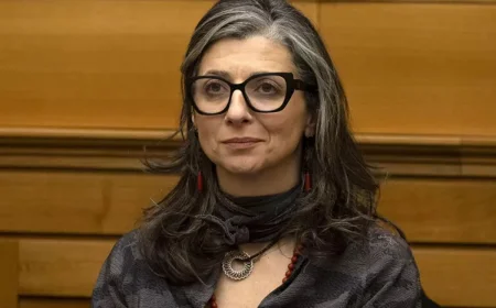Francesca Albanese, un tribunale Usa sospende le sanzioni di Trump: “Tutelare la libertà di parola”