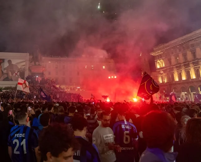 Inter, Milano esplode di gioia: la festa Scudetto accende la notte nerazzurra