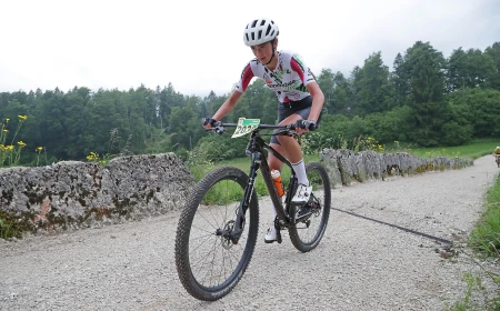 LA VIGILIA DELLA 100 KM DEI FORTI. A LAVARONE LE STELLE DELLA MTB