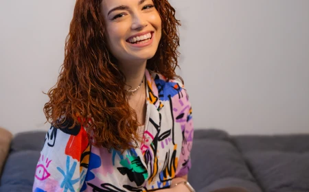 Arianna Craviotto debutto a teatro con lo spettacolo Arianna fra le voci