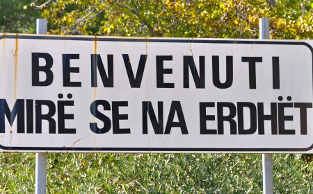 Turisti in difficoltà in Italia: ancora carenze nelle indicazioni in inglese