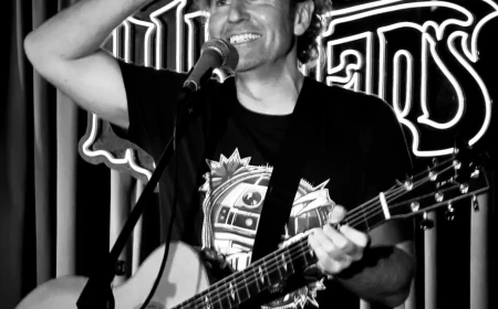 Autenticità senza compromessi: Ronan Furlong tra industria musicale, social media e indipendenza