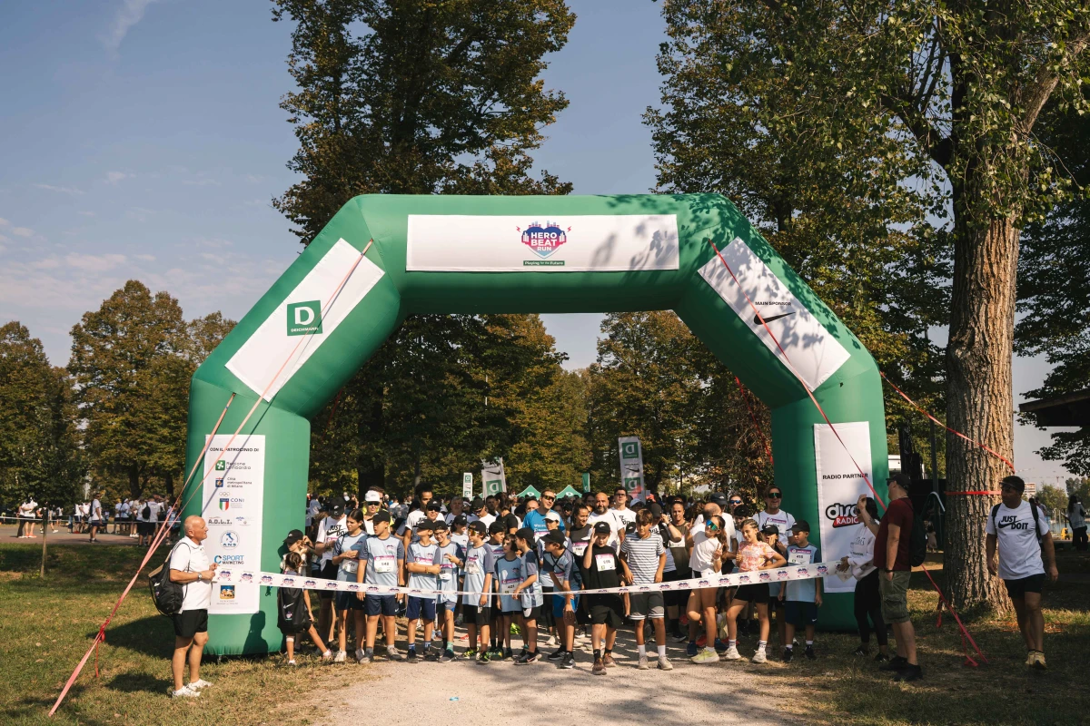 GRANDE SUCCESSO ALL’IDROSCALO DI MILANO PER LA PRIMA  FUN RACE NON COMPETITIVA “DEICHMANN HERO BEAT RUN”