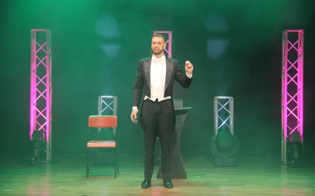 L’antidoto all’IA? L’emozione del teatro. Al Teatro Vittoria arriva "Processo alla magia" con Francesco Frattarelli