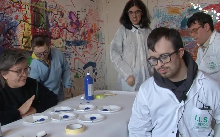 Raccolta fondi per finanziare l’arte dei ragazzi con disabilità, che ha conquistato il Quirinale e il Vaticano dalla Tela di Rescaldina